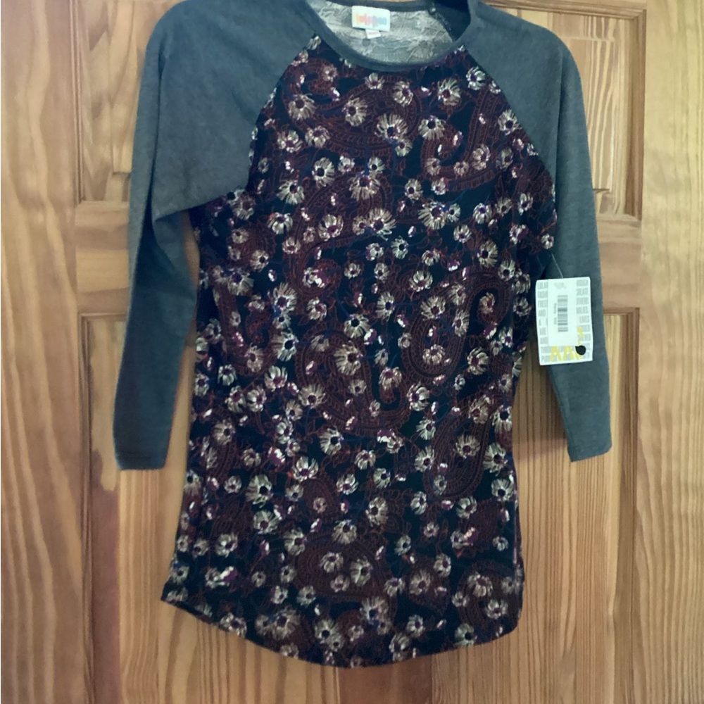 LuLaRoe Randy shirt with raglan sleeves in XXS